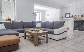 Castle Village Apartment
